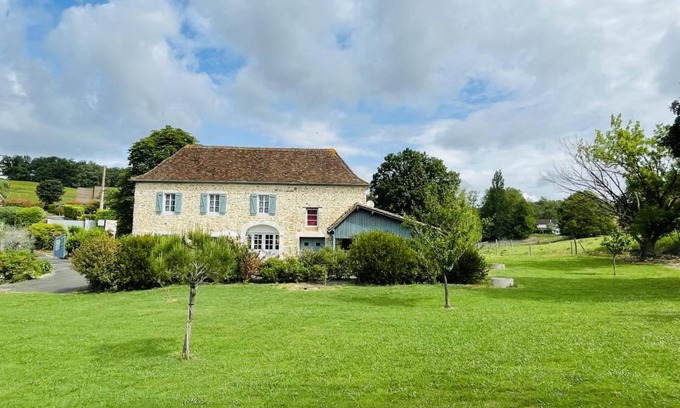 Salies-de-Bearn House | 250 m² Gîte ∙ 3 bedrooms ∙ 6 guests