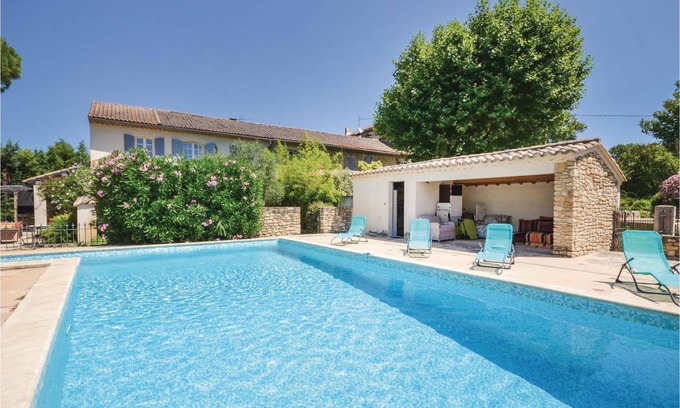 Caderousse House | 250 m² Maisonette ∙ 7 bedrooms ∙ 15 guests
