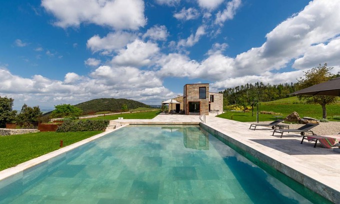 Volterra Villa | 250 m² Villa ∙ 3 bedrooms ∙ 6 guests
