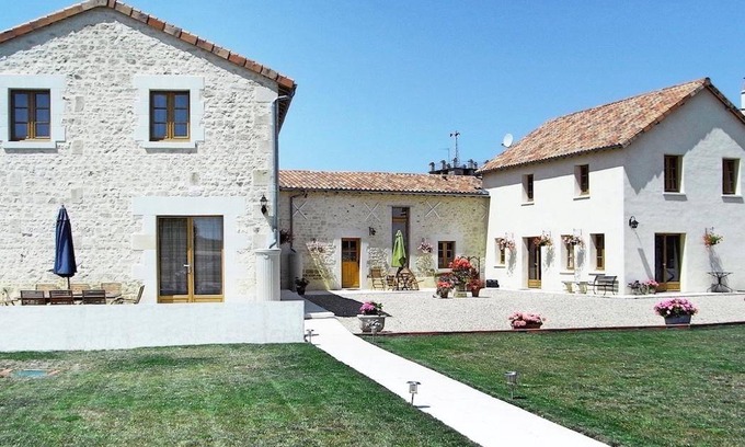 Berrie House | 260 m² House ∙ 6 bedrooms ∙ 16 guests