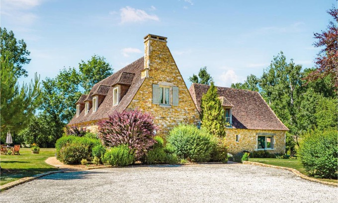 La Cassagne House | 280 m² House ∙ 4 bedrooms ∙ 6 guests