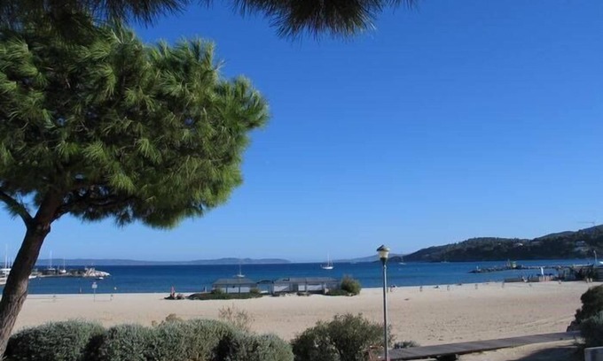 La Faviere Apartment | 3-room apartment sleeps 6 BORMES LES MIMOSAS