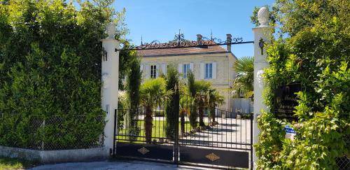 Queyrac Bed & Breakfast | 300 m² Bed and breakfast ∙ 8 bedrooms ∙ 22 guests
