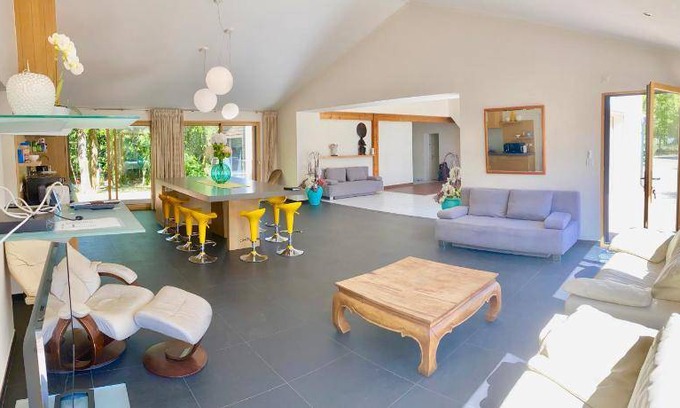 Puymoyen Villa | 300 m² Villa ∙ 7 bedrooms ∙ 22 guests