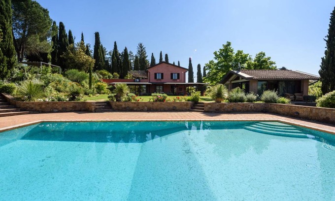 San Gimignano Villa | 300 m² Villa ∙ 5 bedrooms ∙ 10 guests