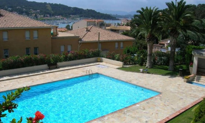 Saint-Mandrier-sur-Mer Apartment | 32 m² Apartment ∙ 1 bedroom ∙ 5 guests