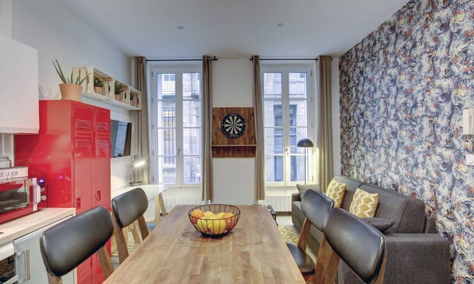 Hotel de Ville - Quinconces Apartment | 32 m² Apartment ∙ 1 bedroom ∙ 2 guests