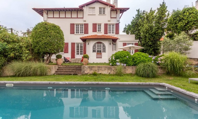 Biarritz Villa | 320 m² Villa ∙ 6 bedrooms ∙ 12 guests