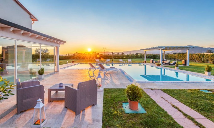 Monsummano Terme Villa | 340 m² Villa ∙ 5 bedrooms ∙ 13 guests