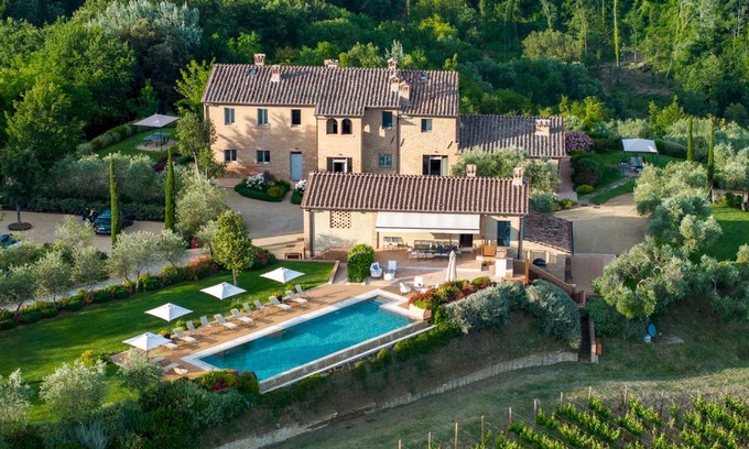 Siena Villa | 340 m² Villa ∙ 8 bedrooms ∙ 16 guests