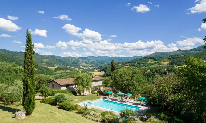 Vicchio Villa | 360 m² Villa ∙ 7 bedrooms ∙ 14 guests