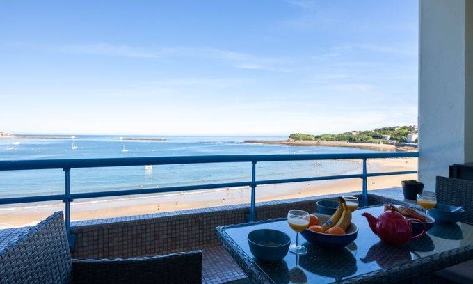 Saint-Jean-de-Luz City Center Apartment | 38 m² Apartment ∙ 1 bedroom ∙ 3 guests