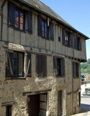 Uzerche Apartment | 38 m² Apartment ∙ 3 guests