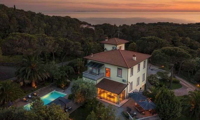 Rosignano Marittimo Apartment | 380 m² Apartment ∙ 4 bedrooms ∙ 10 guests