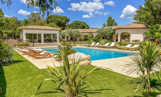 Preconil Villa | 380 m² Villa ∙ 5 bedrooms ∙ 10 guests