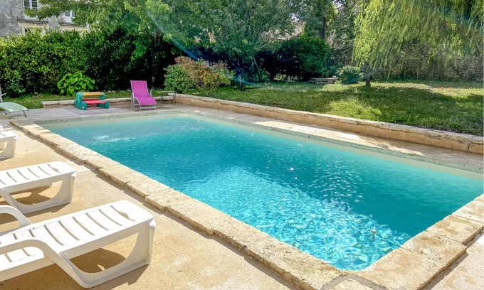 Saint-Christoly-Medoc House | 390 m² House ∙ 7 bedrooms ∙ 14 guests