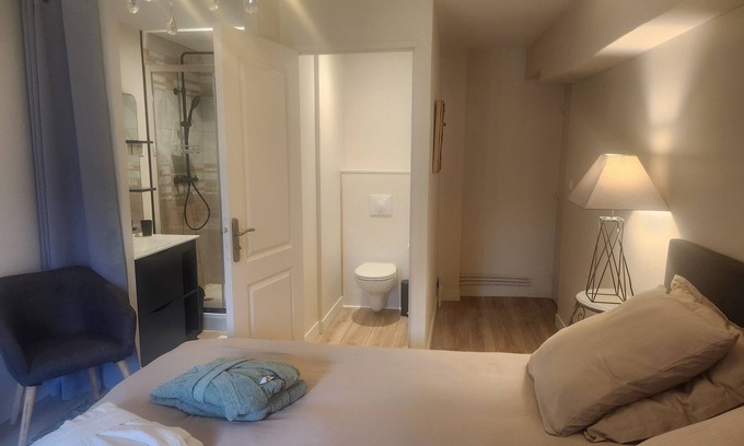 Saint-Leonard-de-Noblat Bed & Breakfast | 4 Bedroom Bed & breakfast in Saint-Léonard-de-Noblat