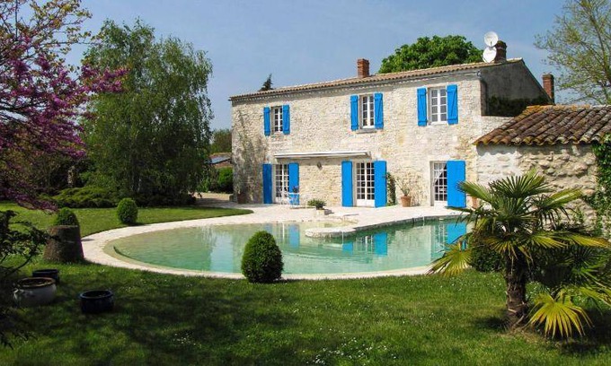 Dompierre-sur-Mer Bed & Breakfast | 40 m² Bed and breakfast ∙ 2 bedrooms ∙ 5 guests