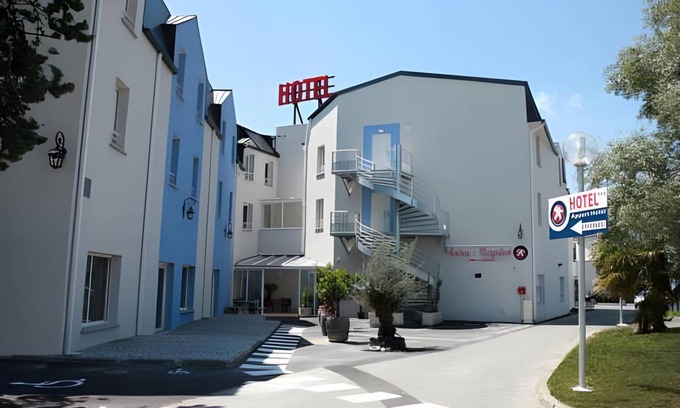 Lescar Hotel | 40 m² Hotel ∙ 127 guests