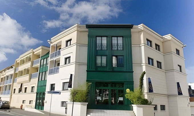 La Rochelle City Centre Apartment | 40 m² Serviced apartment ∙ 127 guests