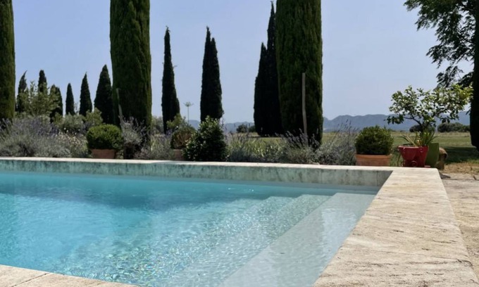 Eyragues House | 400 m² House ∙ 4 bedrooms ∙ 8 guests
