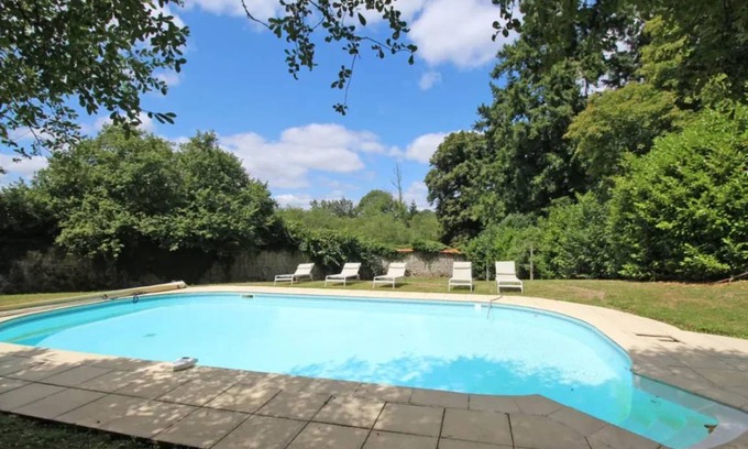 Saint-Gence Villa | 400 m² Villa ∙ 8 bedrooms ∙ 15 guests