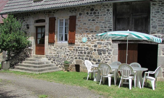 Rilhac-Xaintrie House | 41 m² Gîte ∙ 2 bedrooms ∙ 4 guests
