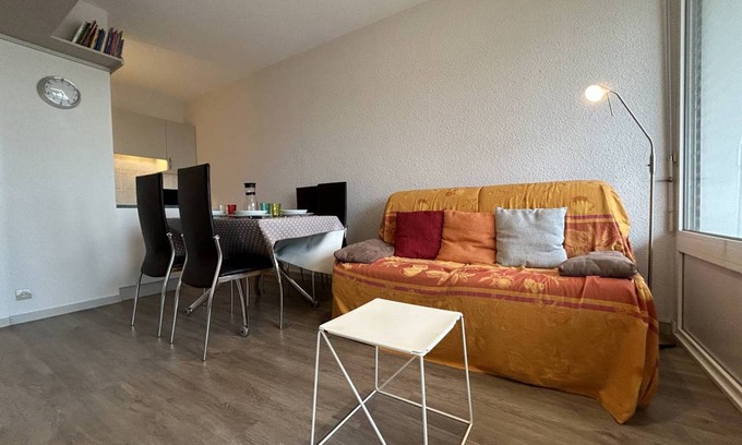 Port District Apartment | 42 m² Apartment ∙ 2 bedrooms ∙ 4 guests