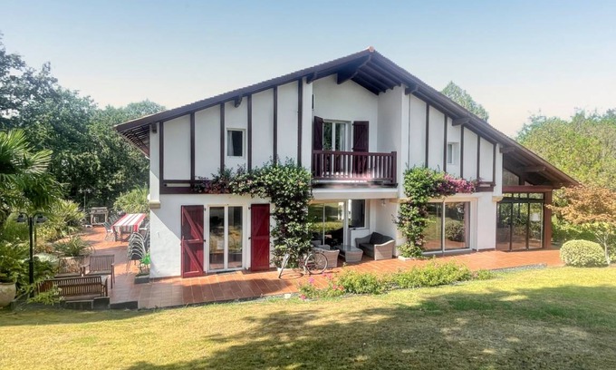 Arbonne Villa | 450 m² Villa ∙ 7 bedrooms ∙ 14 guests