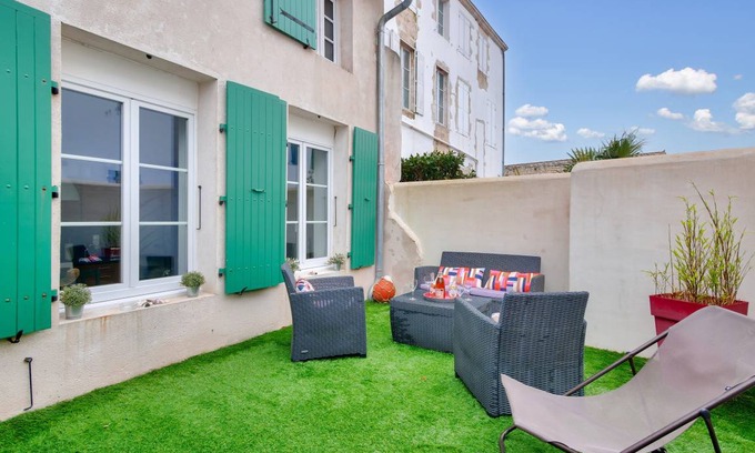 Saint-Martin-de-Re Apartment | 48 m² Apartment ∙ 2 bedrooms ∙ 4 guests
