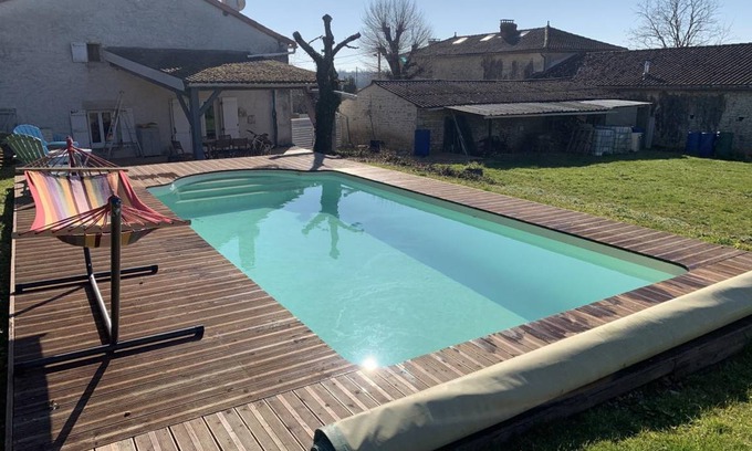 Aunac-sur-Charente Cottage | 48 m² Cabin ∙ 1 bedroom ∙ 2 guests