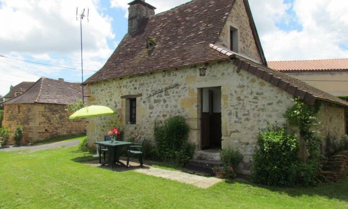 Hautefort Cottage | 50 m² Cabin ∙ 1 bedroom ∙ 2 guests