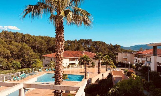 La Bouverie Hotel | 50 m² Hotel ∙ 2 bedrooms ∙ 127 guests