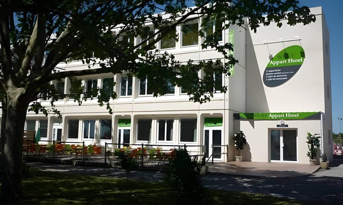 Bessines Apartment | 50 m² Serviced apartment ∙ 2 bedrooms ∙ 7 guests