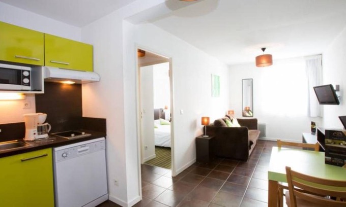 Bordeaux Maritime Apartment | 51 m² Serviced apartment ∙ 127 guests