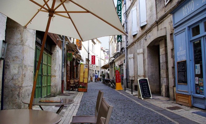 Angouleme Apartment | 52 m² Apartment ∙ 4 guests