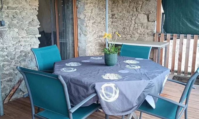 Magnac-Laval Apartment | 55 m² Apartment ∙ 1 bedroom ∙ 4 guests