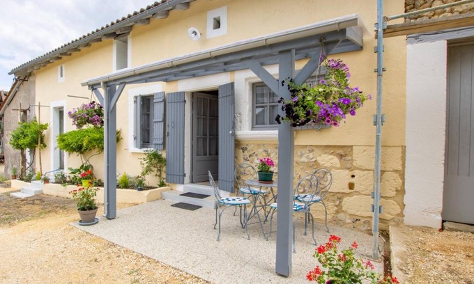 Cornille House | 55 m² Gîte ∙ 2 bedrooms ∙ 4 guests