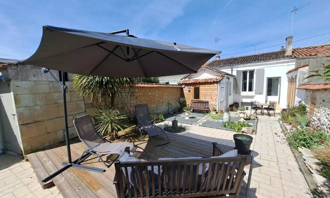 Saint-Jean-d'Angely House | 55 m² House ∙ 1 bedroom ∙ 4 guests