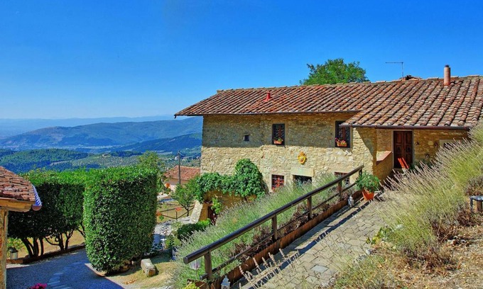 Sesto Fiorentino Villa | 550 m² Villa ∙ 9 bedrooms ∙ 17 guests
