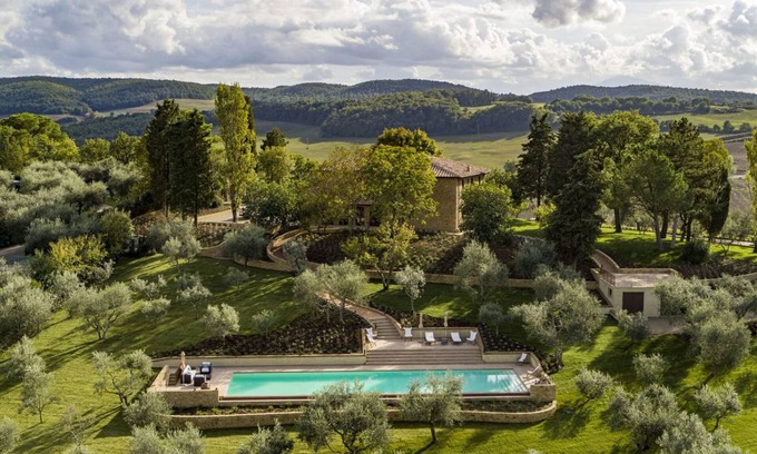 Montepulciano Villa | 550 m² Villa ∙ 6 bedrooms ∙ 12 guests