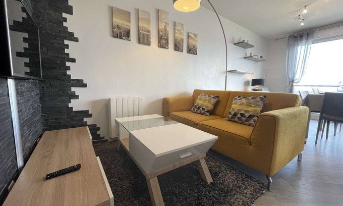 Aytre Apartment | 59 m² Apartment ∙ 2 bedrooms ∙ 4 guests