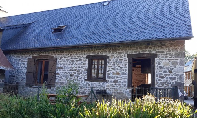 Lamaziere-Haute House | 60 m² Gîte ∙ 2 bedrooms ∙ 5 guests