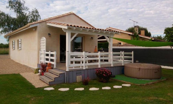 Pujols House | 60 m² House ∙ 2 bedrooms ∙ 6 guests