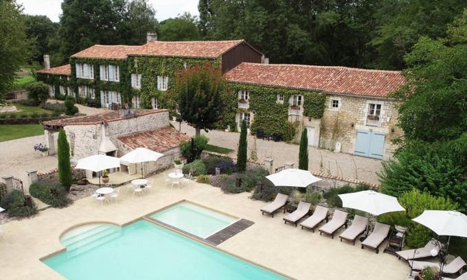 Annepont House | 600 m² House ∙ 10 bedrooms ∙ 24 guests