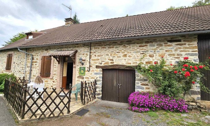 Sainte-Fortunade House | 61 m² Gîte ∙ 2 bedrooms ∙ 5 guests