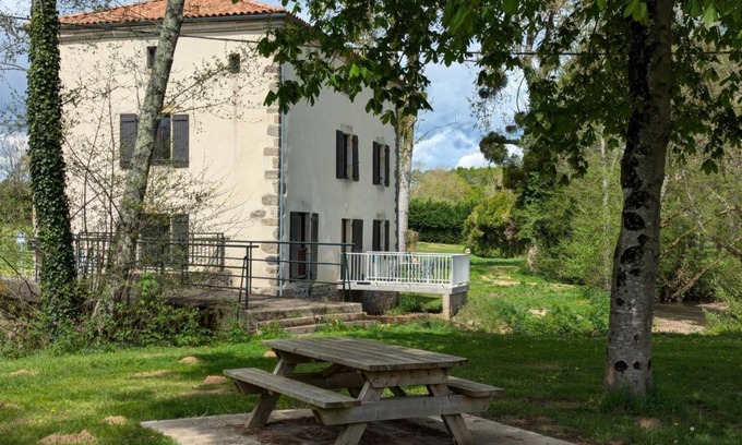 Saint-Maurice-des-Lions Cottage | 62 m² Cabin ∙ 2 bedrooms ∙ 6 guests