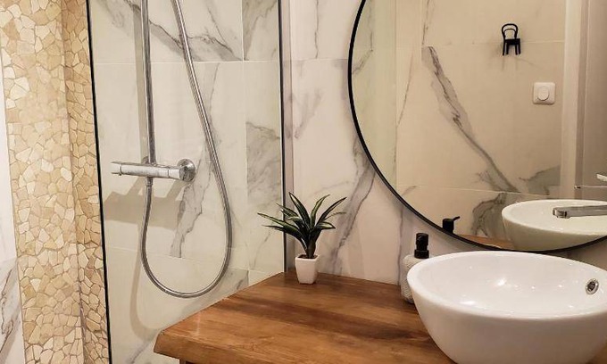 Saint-Lazare Apartment | 62 m² Apartment ∙ 3 bedrooms ∙ 7 guests