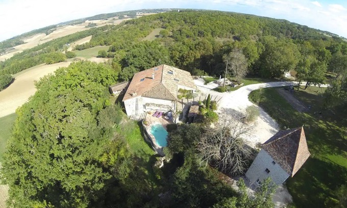 Beauville House | 65 m² House ∙ 2 bedrooms ∙ 4 guests