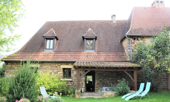 Saint-Amand-de-Belves House | 70 m² Gîte ∙ 3 bedrooms ∙ 6 guests
